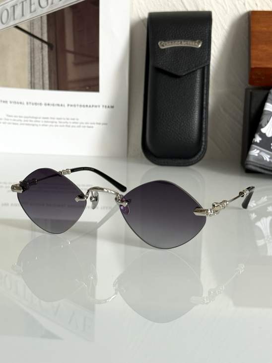 Picture of Chrome Hearts Sunglasses _SKUfw73585672fw